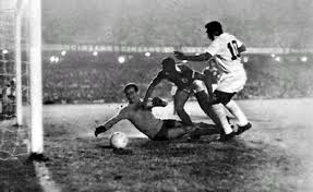 Partida válida pela final do mundial interclubes de 1980 (o primeiro no japão) disputada entre as equipes do nacional do. Memoria Em 1962 Santos Fc Vencia A Primeira Partida Da Final Do Mundial Interclubes Santos Futebol Clube