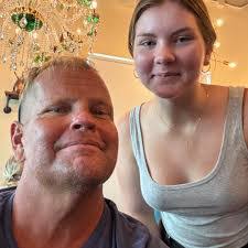 Amanda Asman's Instagram, Twitter & Facebook