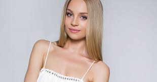 A bors információi szerint ugyanis iszak esztire és gyurta danira egy óbudai hipermarketben lettek figyelmesek az emberek, amint összeszokott gyurta daninak cserpes laurával való szakítása óta nem volt párkapcsolata, iszak eszti pedig csak egy rövid románccal vigasztalódott, miután szakított. Iszak Eszti Es Gyurta Dani Mar A Hazassagot Tervezik