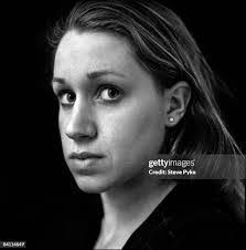 Heidi Hoff's Instagram, Twitter & Facebook