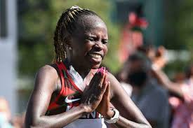 Kenya's peres jepchirchir celebrates as she crosses the finish line to win the gold medal in the kenyan runner peres jepchirchir has won gold in the women's marathon at the tokyo olympics. Clbmogmdtritdm