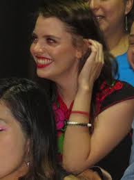 somos el espectador: DEBBIE CASTRO EN EXCELENTE TEMPORADA EN SU DEBUT EN LA  ACTUACION