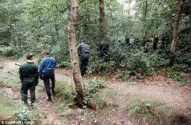 Robert napper, who has schizophrenia and a history of violent attacks on young women, today pleaded guilty to killing rachel nickell on wimbledon common 16 years. Rachel Nickell S Son Alex Returns To Wimbledon Common Where He Saw Her Stabbed To Death Daily Mail Online