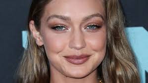 We did not find results for: Gigi Hadid The Skincare Edit