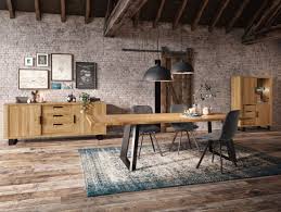 Ce lot de meubles repose sur des piétements uni noir qui découplent le corps du sol pour un dessin léger apte à moderniser votre salle à manger. Salle A Manger Industrielle 14 Idees Pour Un Style Factory