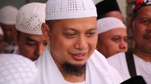 Suara dan tema yang ustaz arifin ilham lahir di banjarmasin 8 juni 1969. Peringati 1 Tahun Meninggalnya Ustadz Arifin Ilham Menantu Salam Rindu Untukmu Abi Fajar