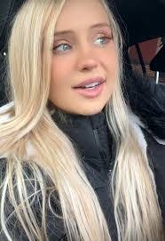 Brianna Hacker's Instagram, Twitter & Facebook