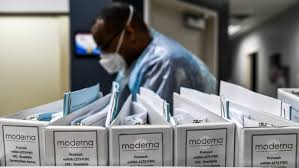 Enlarged glands are a common immune response, but surprisingly this side effect was only commonly reported among people who received moderna's vaccine. Moderna Says Its Coronavirus Vaccine Shows Promising Results In Small Trial Of Elderly Patients