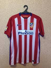 El lugar donde encontrarás las últimas novedades del equipo rojiblanco para lucir su escudo por todas partes. Atletico Madrid Home Football Shirt 2015 2016 Sponsored By Trade Plus 500