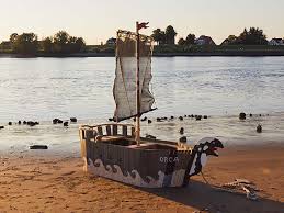Spielturm piratenschiff schafft viel freude für ihre. So Bauen Sie Ein Holz Piratenschiff Ratgeber Bauhaus Osterreich