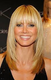Glatter mittellanger stufenschnitt mit schrägem pony. Bildergebnis Fur Stufenschnitt Lange Haare Mit Pony Blond Frisuren Mit Pony Mittellang Frisuren Mit Pony Haarschnitt