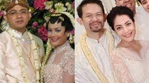 Selain lulu tobing , para artis berikut ini juga bercerai saat. Lulu Tobing Gugat Cerai Bani Maualana Mantan Suami Bahagia Sudah Menikah Dan Dikaruniai Anak Tribun Solo