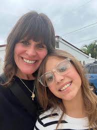 New Year, fresh cuts ✂️ Maddy and I kicked off the year with a little hair  refresh, and I'm especially excited because she's decided to grow her hair  out again. When she