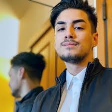 Jeffrey Blunt's Instagram, Twitter & Facebook