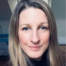 Barbara Pearlingi's Instagram, Twitter & Facebook