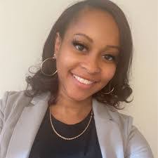 Shauna Holley's Instagram, Twitter & Facebook