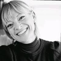 20+ profili “Manuela”