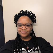 In my Queen Akasha era lol #locmaintenance #locstyles #locjourney  #half⬆️half⬇️ #petalstylelocs