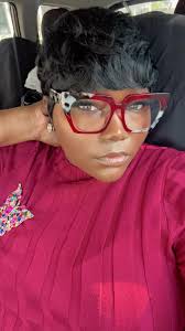 I'm really loving the skin I'm in 🤎 Lipstick : Laiah V. Lusk Lap scarf :  April Parker Eye candy : Courtesy of Vanessa Rawlings Happy Sunday ☀️