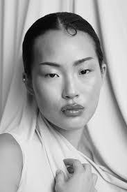 Lilli Waters's Instagram, Twitter & Facebook