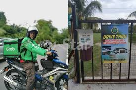 Penandatanganan kontrak penelitian dosen dan pengabdian masyarakat serta penandatanganan dana hibah. Pengetua Terharu Selepas Jadi Rider Kutip Dana Orang Kampung Datang Sekolah Serah Sumbangan Baju Kelengkapan Anak Rakan Jadi Mangsa Viral Mstar