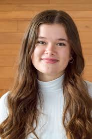 What are the roles of senior class advisors at MHS?