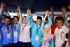 Kumar hari ini mengumumkan keputusannya untuk tidak bertanding sebagai calon bebas pada prk port dickson. O Xrhsths Mohamed Azmin Ali Sto Twitter Mengiringi Bakal Perdana Menteri Ke 8 Ke Pusat Penamaan Calon Prk Port Dickson Alhamdulillah Ramai Pimpinan Dan Akar Umbi Pakatan Harapan Hadir Bersama Ayuh