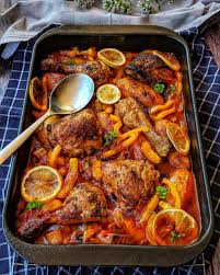 Hahnchen Mit Kartoffeln Paprika Und Lauch In Tomatensosse Instakoch De Rezept Tomatensosse Rezept Rezepte Essensrezepte
