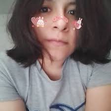 Hannie llegando a Corea .... para ver a nuestro lider :) dxnis