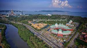 Susulan kes itu, saringan kontak rakan sekerja mendapati 14 kes positif di kota. Kompleks Pentadbiran Kerajaan Persekutuan Negeri Sabah 2 Flickr