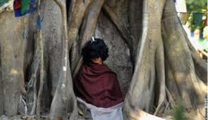 Ţara este în continuu progres economic. Buddha Boy BÄƒiatul De 15 Ani Care A Meditat 10 Luni Incontinuu