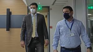 Η νεα σειρα του open σαρωσε στην. Oi Eidikoi E3hgoyn Giati Eipame Oxi Sth Moysikh Sthn Estiash