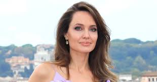 News's daily pop about being a parent of six kids, explaining that at this point, her children. Angelina Jolie Playing Broken Person In Movie Is Very Healing