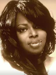 Oh, le fils d'Angie Stone, Michael lui épingle un gentil message. Exprimant  son amour et sa gratitude pour tout ce que sa mère a fait. #angiestone  #motherandson #SipIntoIt #celebritygossip