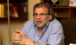 أعلن المخرج السينمائي خالد يوسف، عودته لمصر، لحضور جنازة شقيقه الذي توفي، مساء أمس الثلاثاء، متأثرًا بإصابته بفيروس كورونا. Ø£ÙˆÙ„ ØªØµØ±ÙŠØ­ Ø±Ø³Ù…ÙŠ Ù…Ù† Ø§Ù„Ù…Ø®Ø±Ø¬ Ø®Ø§Ù„Ø¯ ÙŠÙˆØ³Ù Ø¨Ø¹Ø¯ Ø´Ø§Ø¦Ø¹Ø§Øª Ù‡Ø±ÙˆØ¨Ù‡ Ù…Ù† Ù…ØµØ± Ù…Ø¬Ù„Ø© Ù‡ÙŠ