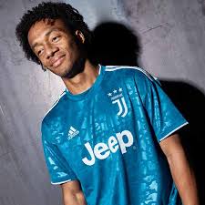 A woven badge signs off in style. Adidas Launch Juventus 2019 20 Home Shirt Soccerbible