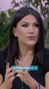 Konspiracionistja lëshon deklaratën bombë: Briggitte në fakt është babai i  Macron, @brunildalahe, #livingday #vizionplus