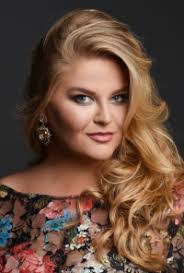 Sarah Mahon's Instagram, Twitter & Facebook