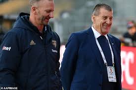 Alastair clarkson (born 27 april 1968) is an australian rules football coach and former player. 6 Gsrvux72pchm