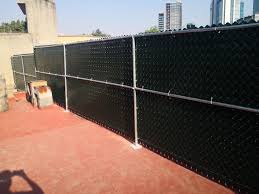 Instalacion De Malla Ciclonica Con Doble Cinta De Privacidad En 2020 Instalacion De Malla Ciclonica Reja De Acero Ampliaciones De Casas