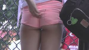 Creepshot of young sex bomb - Voyeurs HD