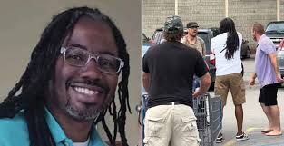 Armed Marine Vet Praised For Stopping Alleged Walmart Stabber Who Attacked  11 People