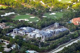 Michael jordan has tried to sweeten the pot by cutting the price nearly in half and throwing in a complete set of air jordans with the purchase of the house. Exclusive Look At Michael Jordan S New Jupiter Home Echo Fine Properties