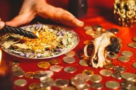 Con la llegada del año nuevo, también llegan nuestros deseos de tener mejores días, y las tradiciones mantienen vivas nuestras esperanzas, así que ésta es tu oportunidad de hacer recetas mágicas para tener un mejor año. Ano Nuevo Rituales Para Tener Dinero Y Atraer La Abundancia Nueva Mujer