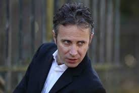 In diretta da Geo, il noto programma condotto da Sveva Sagramola e Emanuele  Biggi, Patrizio Rispo celebra lo storico traguardo della puntata 5000 di Un  posto al sole! Vi aspettiamo a Geo