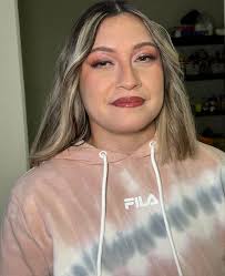 Iniciamos este 2026 con este look muy asiático, aprovechando la tendencia  de Makeups asiáticos en el 2025. . Esta tendencia la amé ¿y tu?. . ¿Qué  esperas para verte como toda una