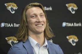 Latest on jacksonville jaguars quarterback trevor lawrence including news, stats, videos, highlights and more on espn. Trevor Lawrence Takes Field For First Practice In Front