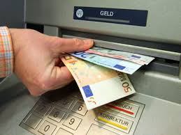 Mit dem 100er und dem 200er wurden die nun mehr letzten neuen euroscheine vorgestellt. Wer Entscheidet Welche Scheine Der Automat Ausspuckt Geld