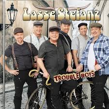 Lasse stefanz har haft hitlåtar som oh julie , och framgångar med album som peppelinos bar. Lasse Stefanz Youtube