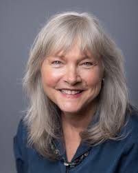 Elizabeth Giddens's Instagram, Twitter & Facebook